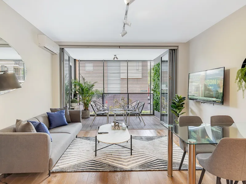 Chic inner city living in the lovely 'Botanica' building