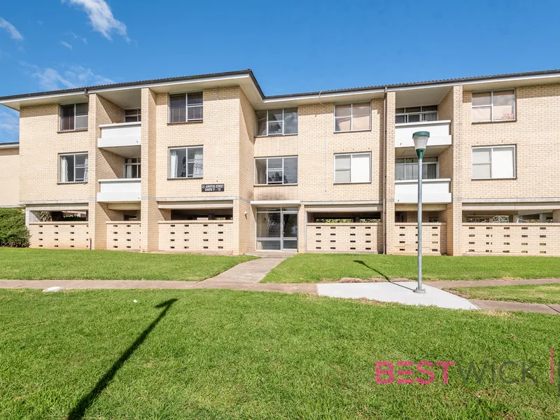 Bright & Spacious 2-Bedroom Unit with Views