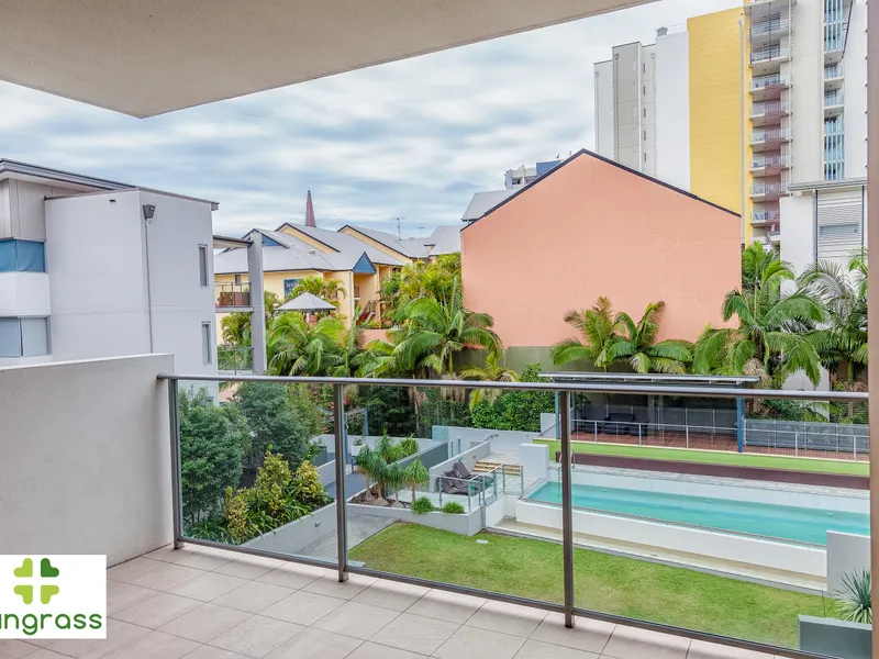 Beautiful Two Bedroom Two Bathroom Apartment with Pool View - Fully Furnished at $630 a week.
