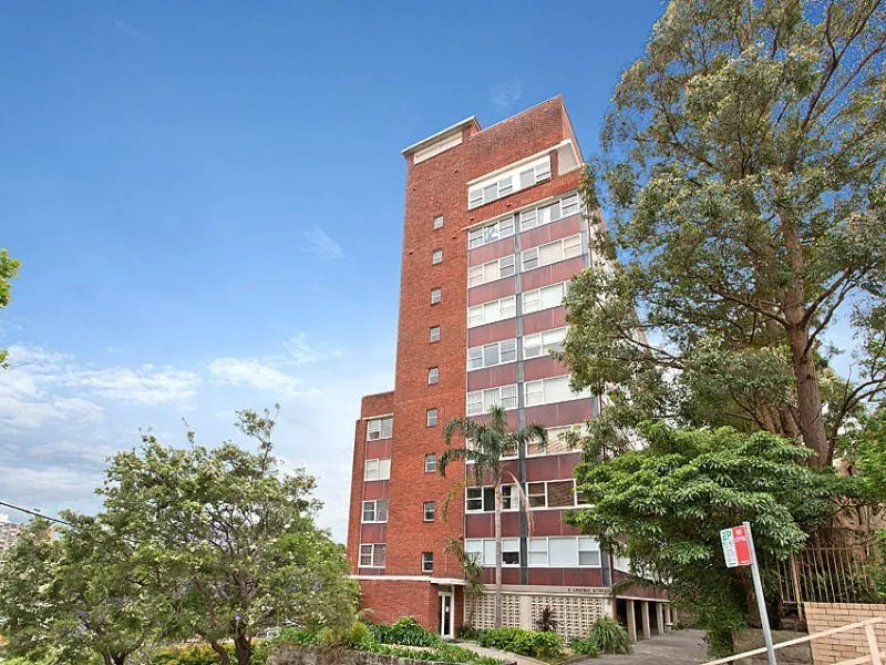 Bright and Sunny One Bedroom Apartment