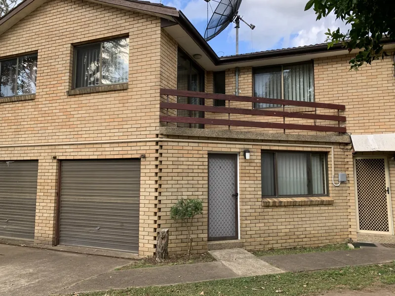 LOW MAINTENANCE TOWNHOUSE LIVING