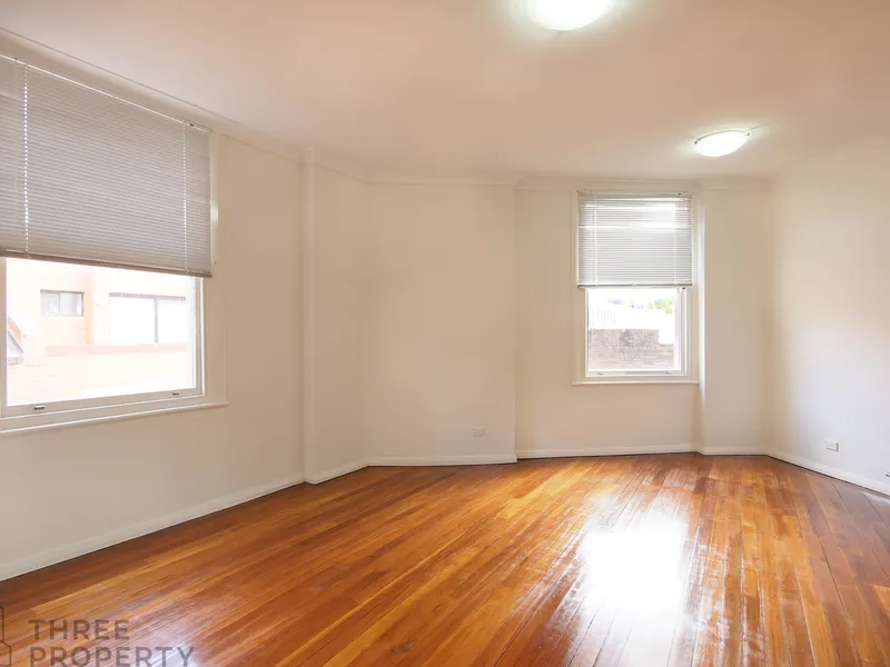 THE BENEDICT - CHIPPENDALE  