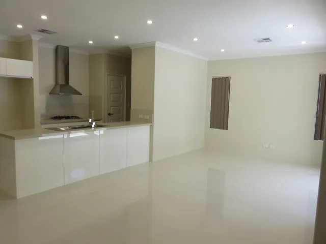 BEST QUALITY DUCTED REV CYCLE AIR - SPOTLESS  VILLA ! ! !