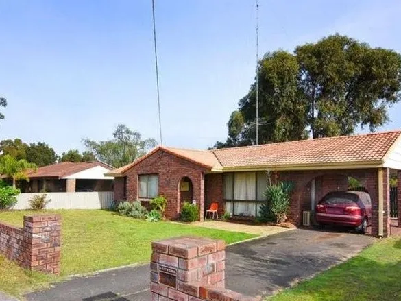 House & 2 Rear Blocks on 1 Title.