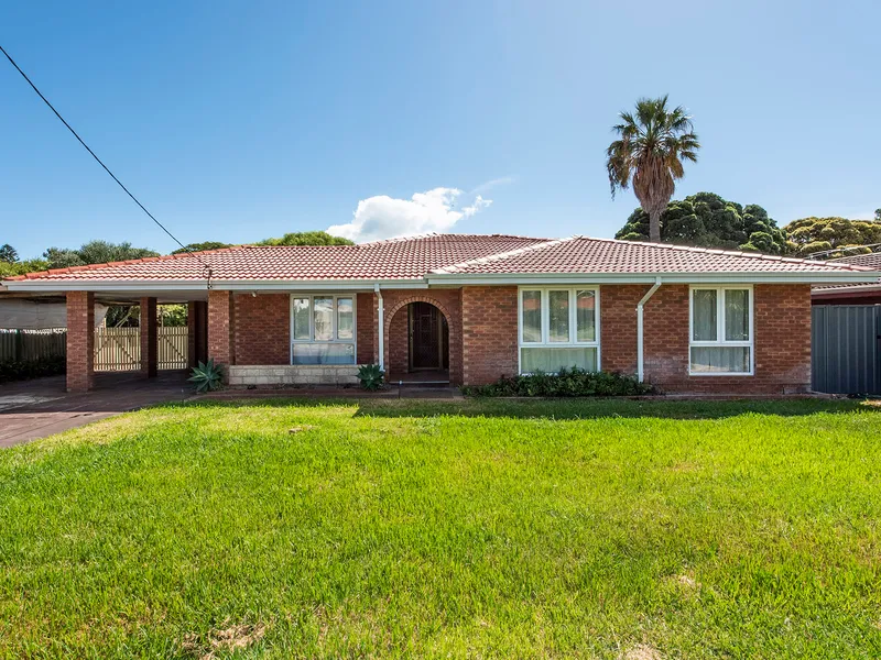 FABULOUS 3X1 + GRANNY FLAT LOCATED IN SOUGHT AFTER AREA