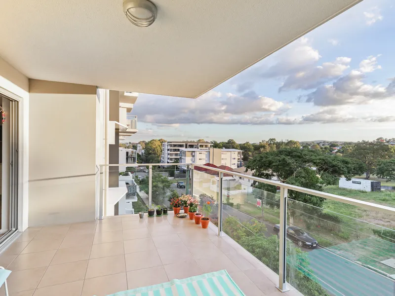 Modern Apartment with Views