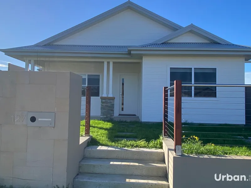 Family Home In Huntlee!