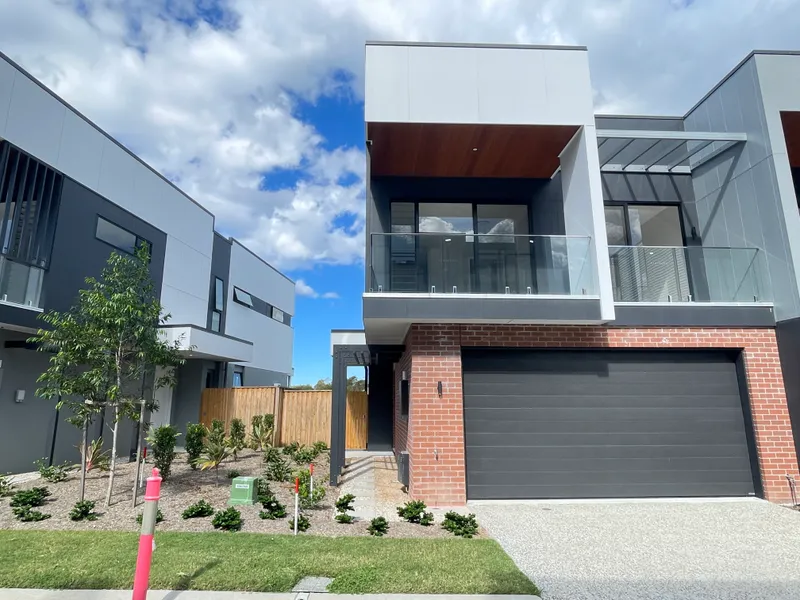 Brand New Stylish and Modern 4-Bedroom Home in Coomera