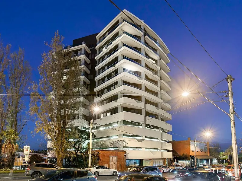 ENVIABLE APARTMENT LIVING IN THE HEART OF KEW JUNCTION