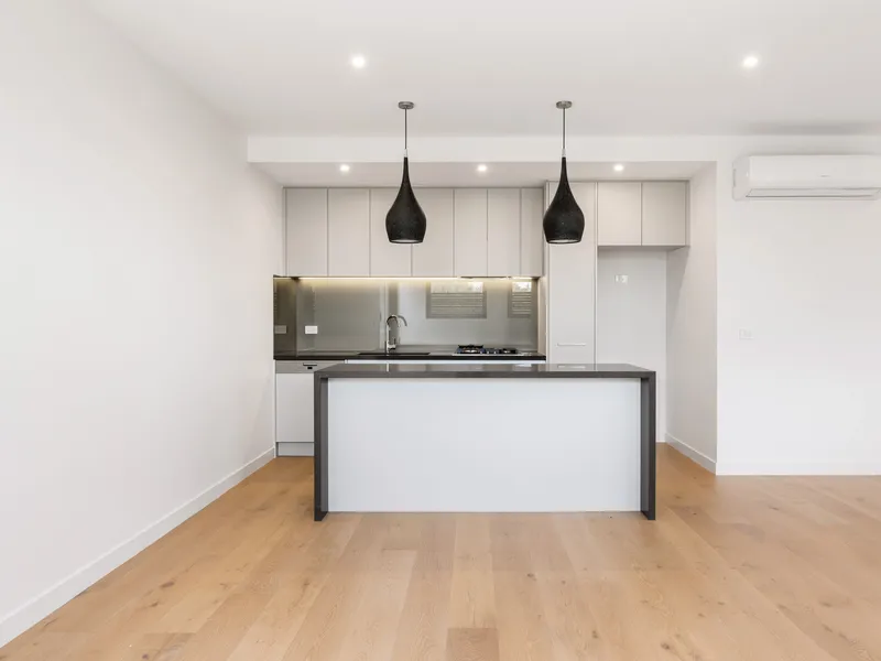 Surrey Hills - 3 Bedrooms Apartment For Lease