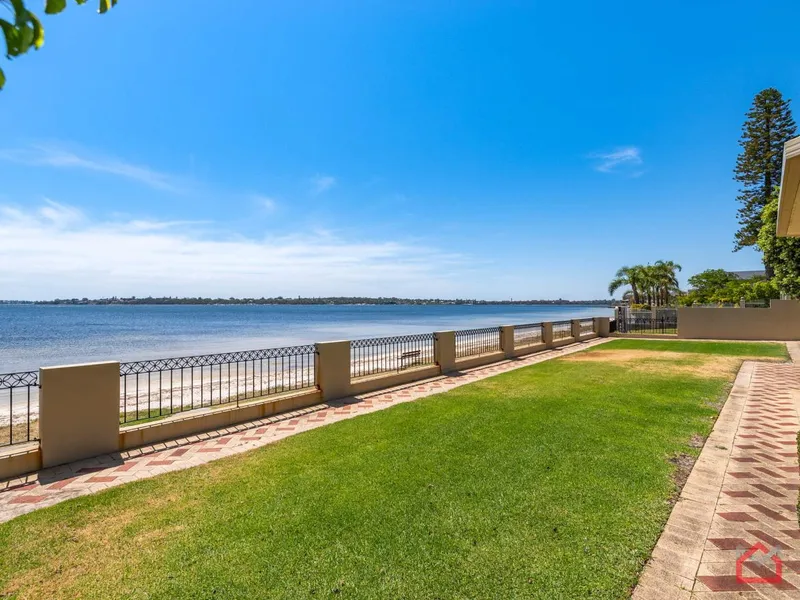 LUXURIOUS SWEEPING RIVER VIEWS