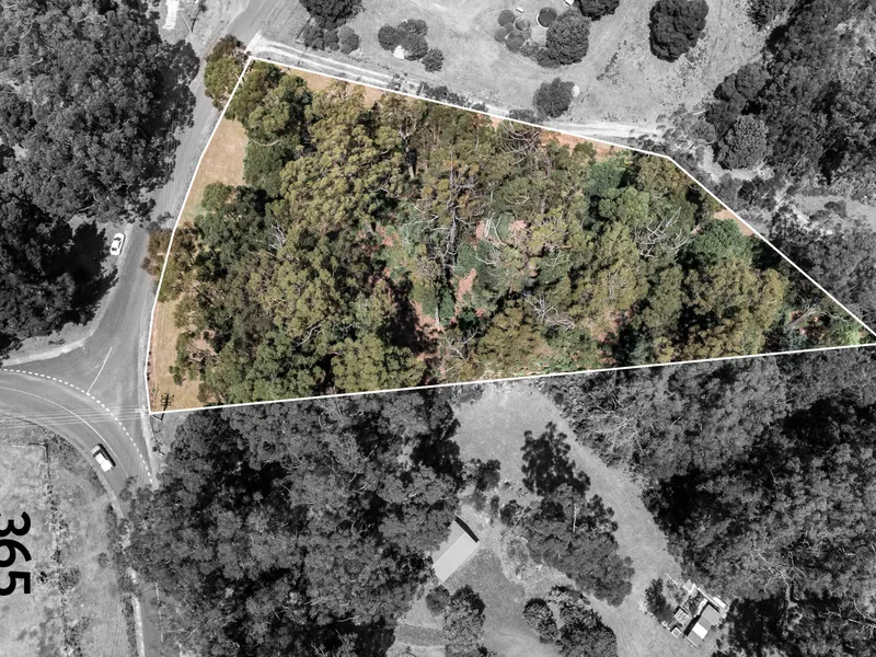 A rare parcel of land so close to town.