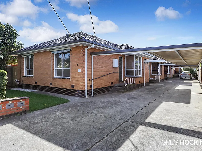 Boutique block & AAA location