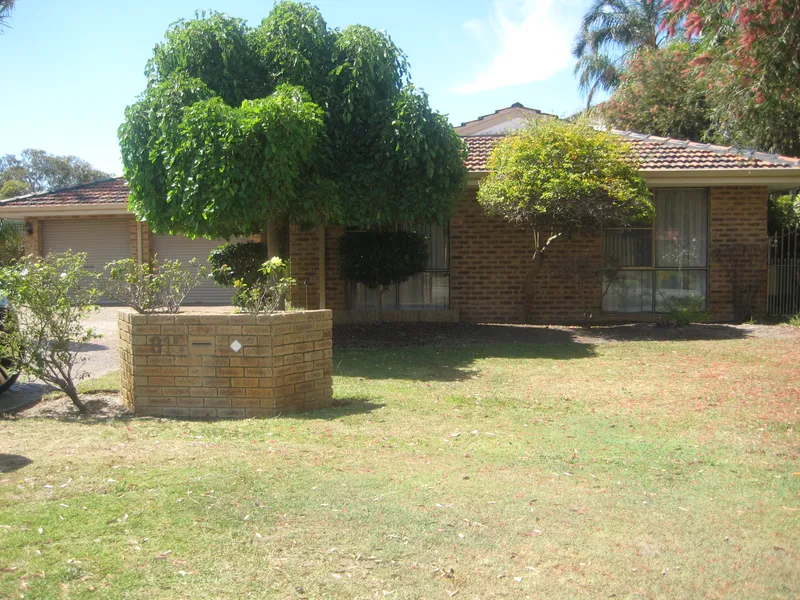 Family home with POOL OPPOSITE PARK !
