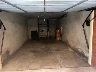 Lock up garage in central of Flemington for rent