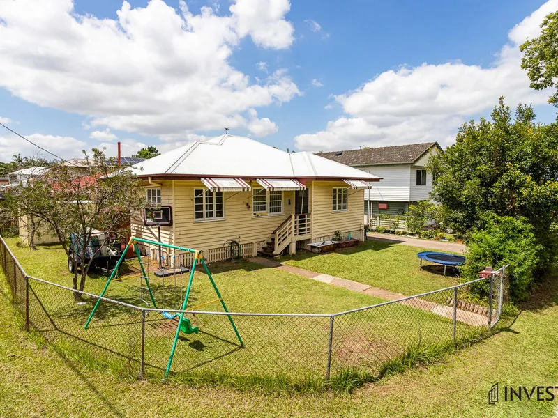 ENTRY LEVEL BUYING WITH REDEVELOPMENT POTENTIAL!