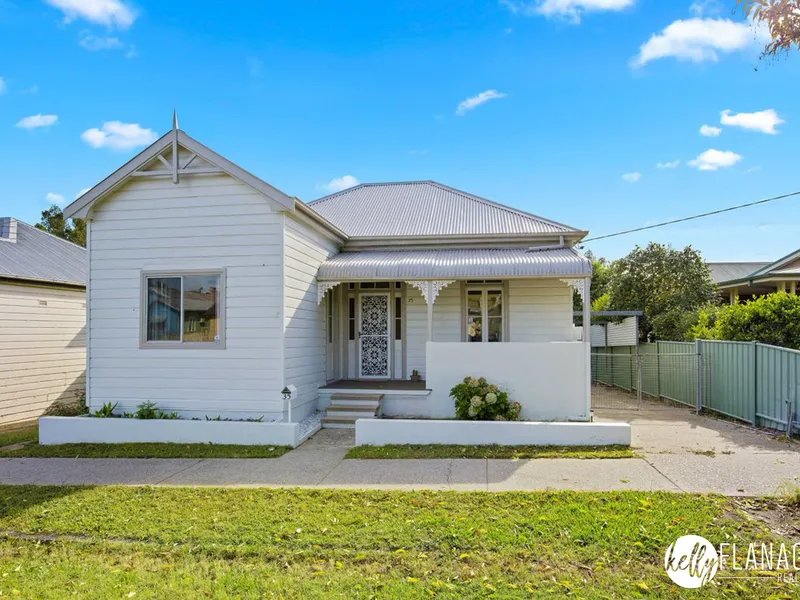 Charming Easy Lifestyle - Location, Location!