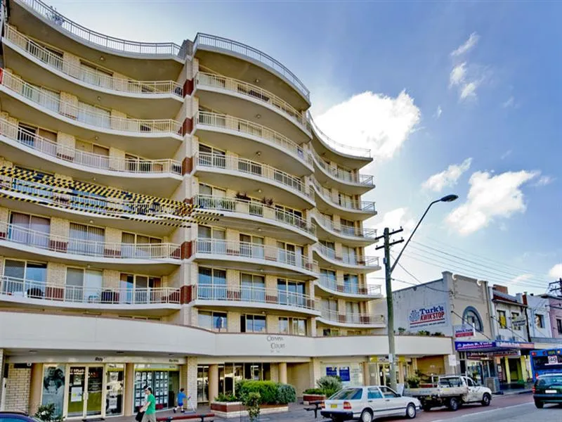 2 BEDROOMS APARTMENT WITH MASSIVE PRIVATE TERRACE IN GREAT LOCATION