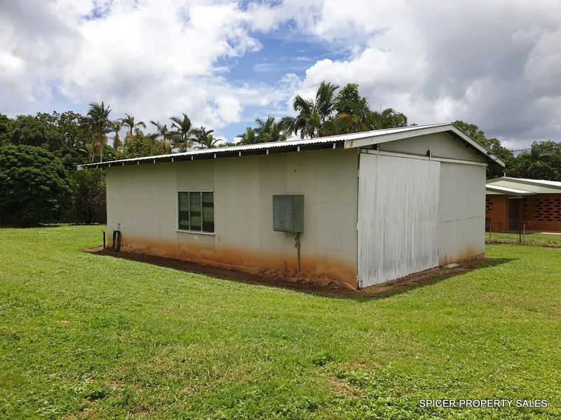 LARGE RESIDENTIAL FREEHOLD LAND WITH HIGH CLEARANCE SHED