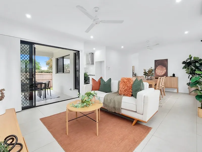 5 BEDROOM FAMILY HOME IN MOUNT PETER