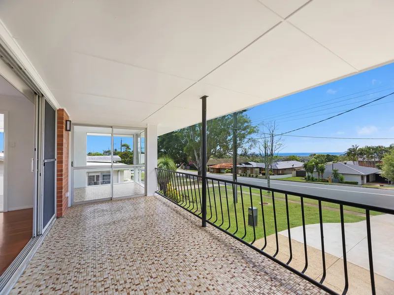 Spacious family home, potential dual living and ocean outlook