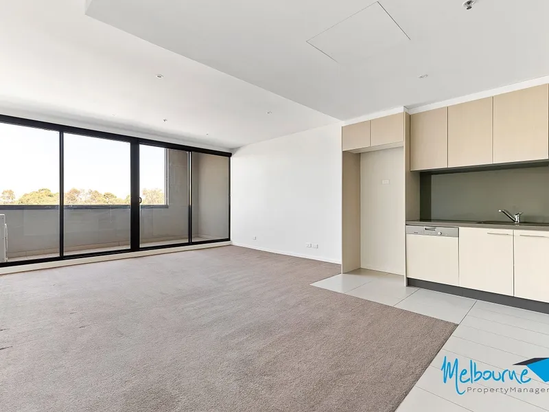 Ideally located with walking distance of Burwood and Hartwell train stations!