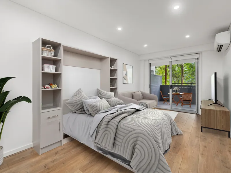 Spacious one bedroom apartment with leafy outlook