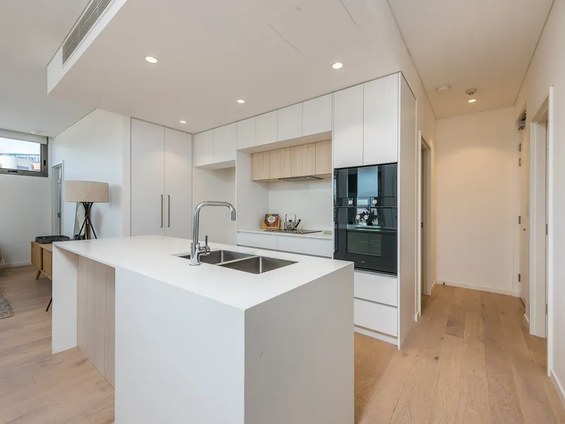 Premium parkside courtyard apartment