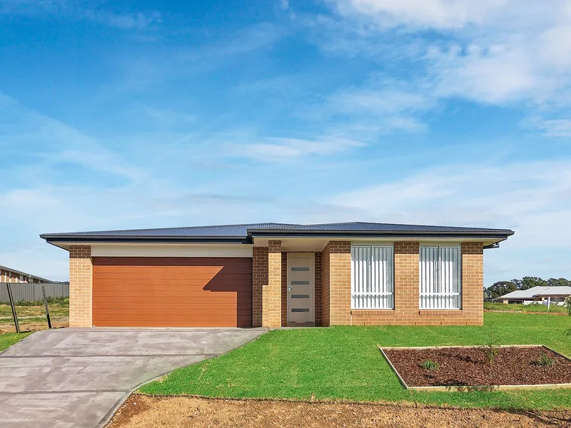 Four Bedroom Home in Caerleon