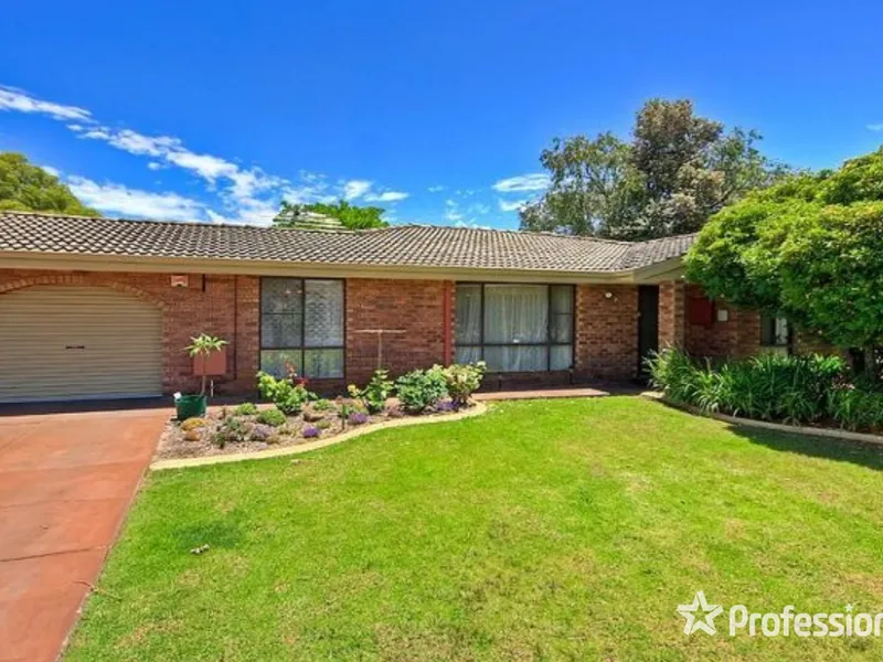 ATTENTION INVESTORS & FIRST HOME BUYERS - WALK TO TRAIN STATION