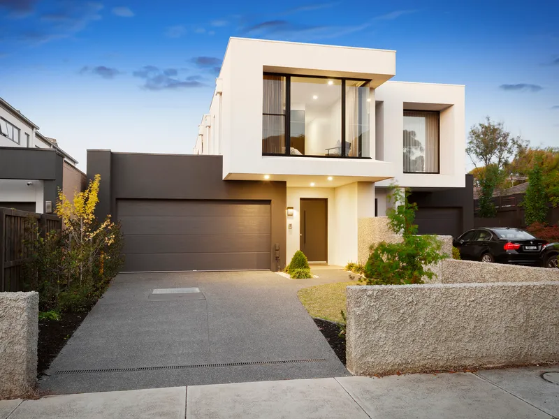 Luxe Zoned Living for Effortless Family Entertaining
