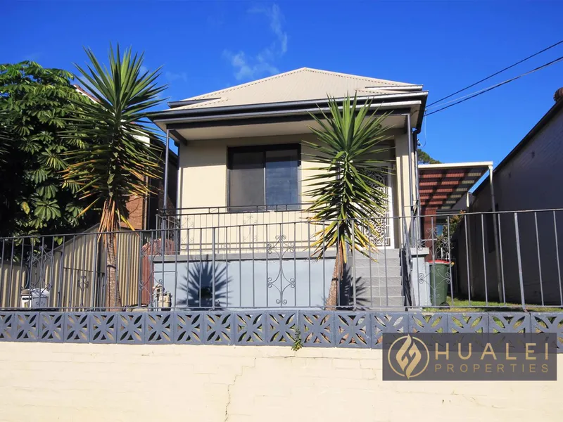 Heart of Tempe Free Standing 4 Bedroom House for Lease