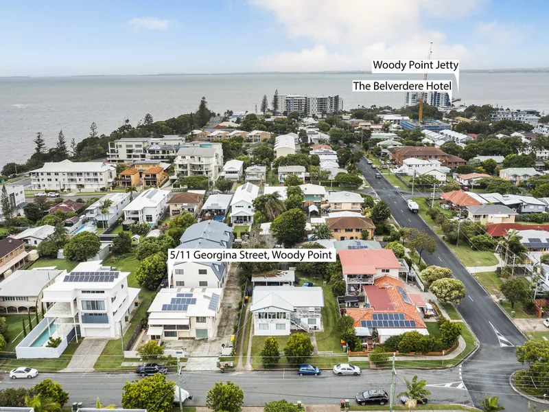 East of Oxley! Sea-Change Living Queensland Style!