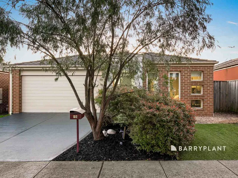 CHARMING FAMILY HOME!