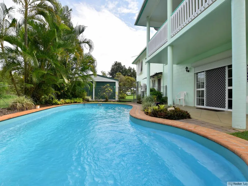 LIGHT AND BRIGHT WITH A SHOW STOPPING VIEW