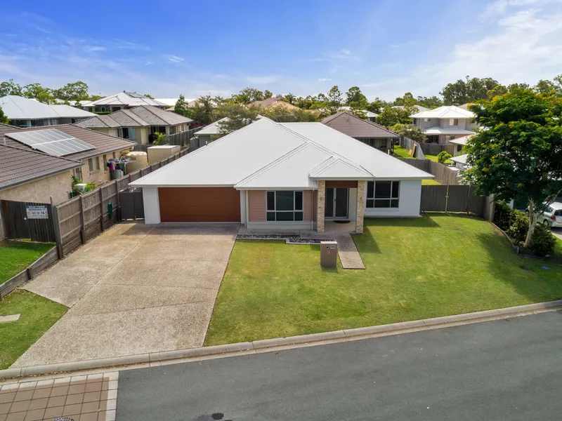 Family Home in a Great Neighbourhood !!!!