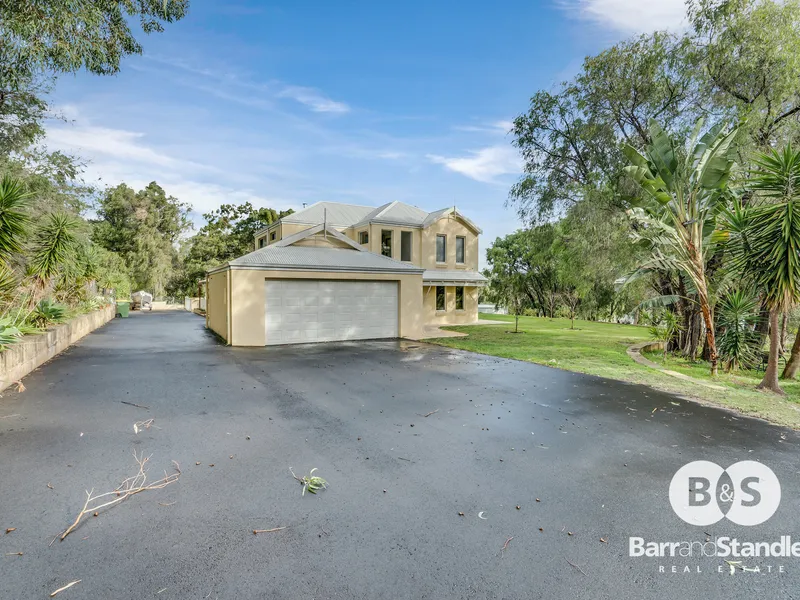 MOTIVATED TO SELL!! Resort Style Family Home! Best of Both Worlds!