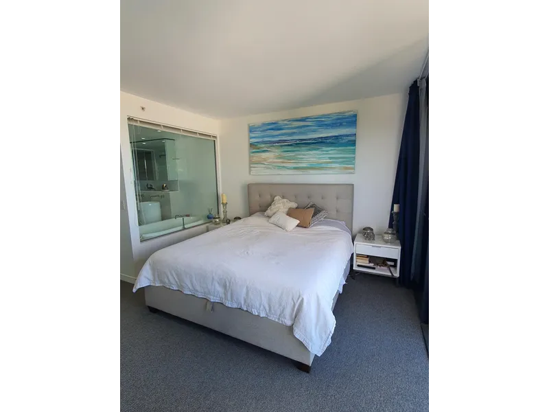 Stunning apartment with Ocean Views in Broadbeach