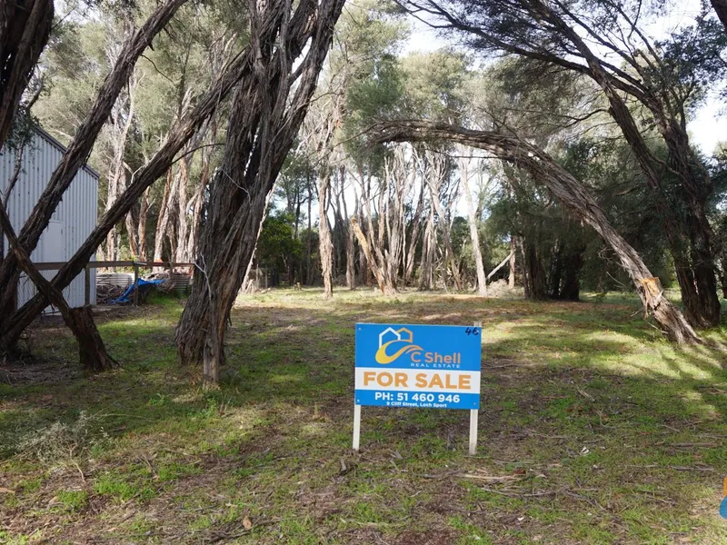 SHORT WALK FROM THE WATERS EDGE!