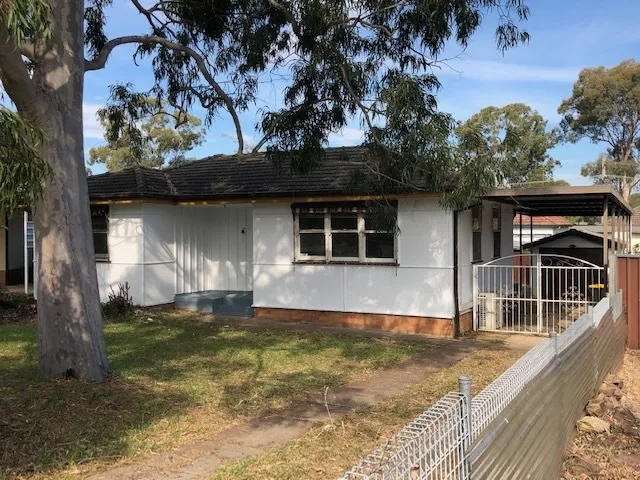 Close to Station & shops