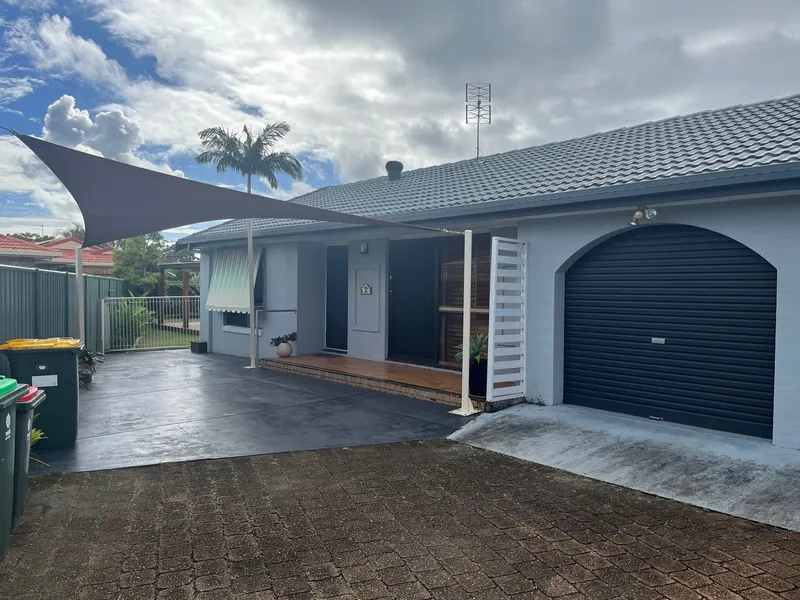 PRIVATE REAR DUPLEX - RENOVATED