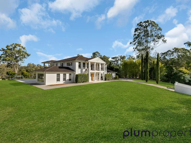 Expansive Estate with Limitless Entertaining Options