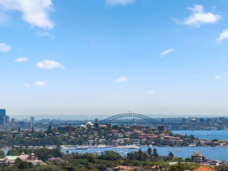 Luxurious Home with Panoramic Harbour and Ocean Views 