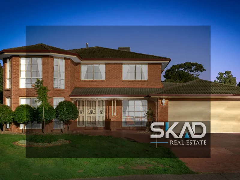 Beautiful Double Storey Home with Golf Course View!