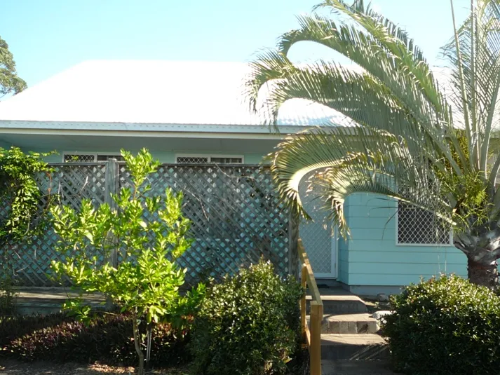 2 BEDROOM UNIT LOCATED NEAR THE HOSPITAL AND CBD