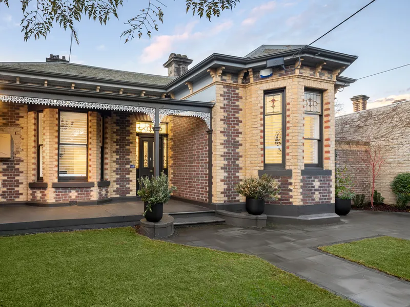 An Iconic, Cul de sac Victorian, Metres from Chapel Street