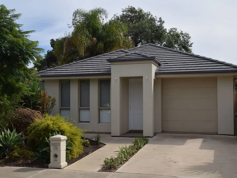 MODERN HOME IN KURRALTA PARK WITH BEAUTIFUL OUTLOOK