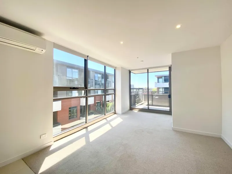 TWO BEDROOM APARTMENT IN CAULFIELD HEATH COMPLEX! | HODGES CAULFIELD