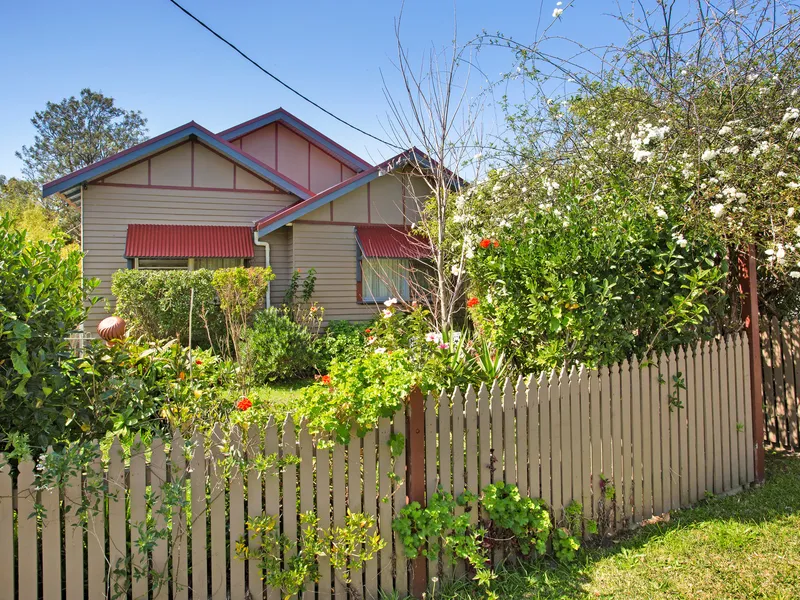 100 Year Old Home with Period Charm, Close To Lake