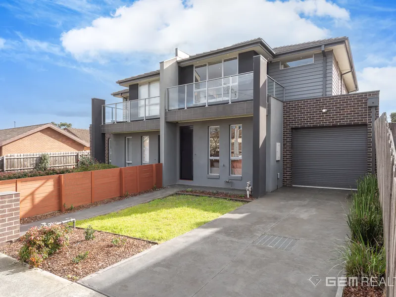 GRAND CITY VIEWS IN THE HEART OF MODERN GLENROY